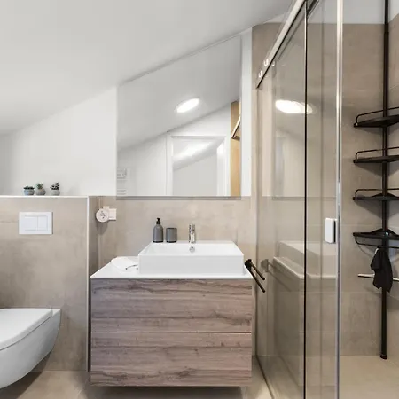 Penthouse Stella Marini With Jacuzzi And Sea View 2,5 Km From Sea Appartement *