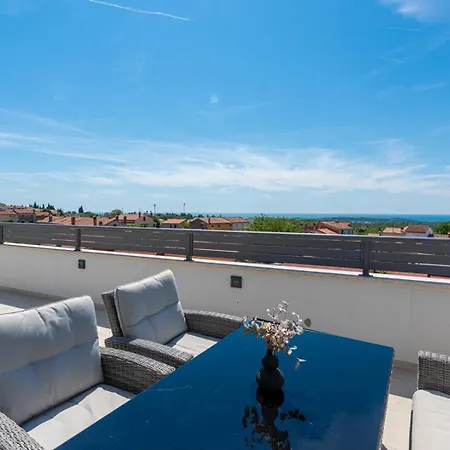 Appartement Penthouse Stella Marini With Jacuzzi And Sea View 2,5 Km From Sea Tar-Vabriga