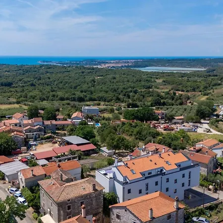 Penthouse Stella Marini With Jacuzzi And Sea View 2,5 Km From Sea Appartement