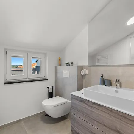 Appartement Penthouse Stella Marini With Jacuzzi And Sea View 2,5 Km From Sea