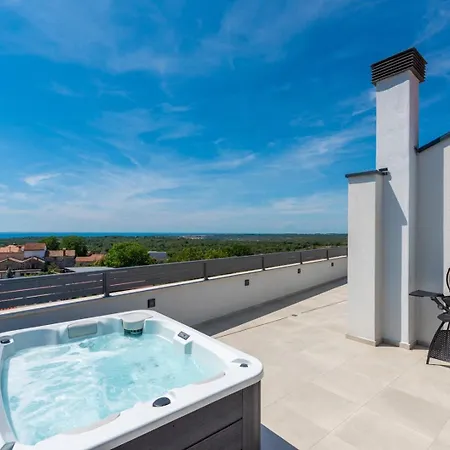 Penthouse Stella Marini With Jacuzzi And Sea View 2,5 Km From Sea Appartement