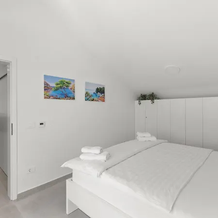 Appartement Penthouse Stella Marini With Jacuzzi And Sea View 2,5 Km From Sea *