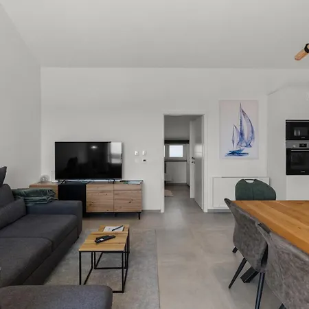 Penthouse Stella Marini With Jacuzzi And Sea View 2,5 Km From Sea *