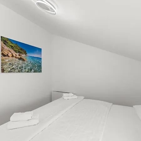 Penthouse Stella Marini With Jacuzzi And Sea View 2,5 Km From Sea Tar-Vabriga