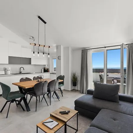 Penthouse Stella Marini With Jacuzzi And Sea View 2,5 Km From Sea