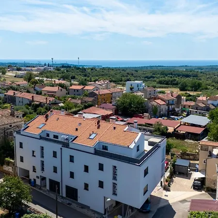 Penthouse Stella Marini With Jacuzzi And Sea View 2,5 Km From Sea Appartement Tar-Vabriga