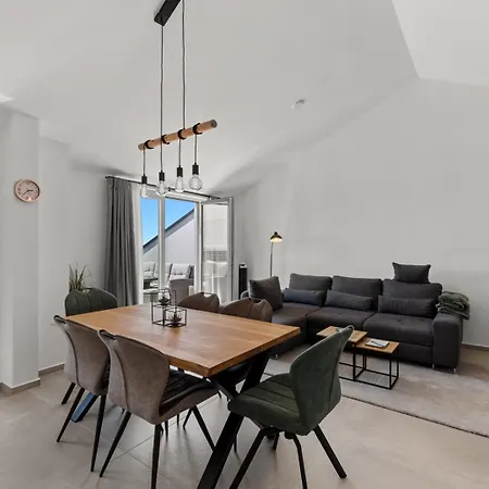 Penthouse Stella Marini With Jacuzzi And Sea View 2,5 Km From Sea * Tar-Vabriga